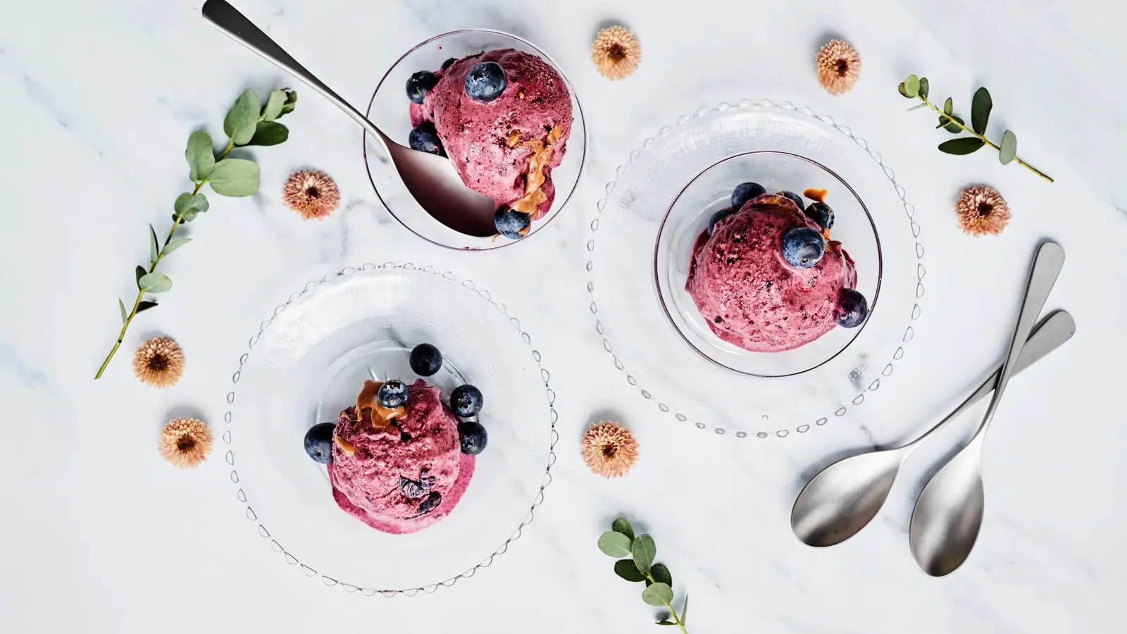 Mustikkapiirakkajäätelö