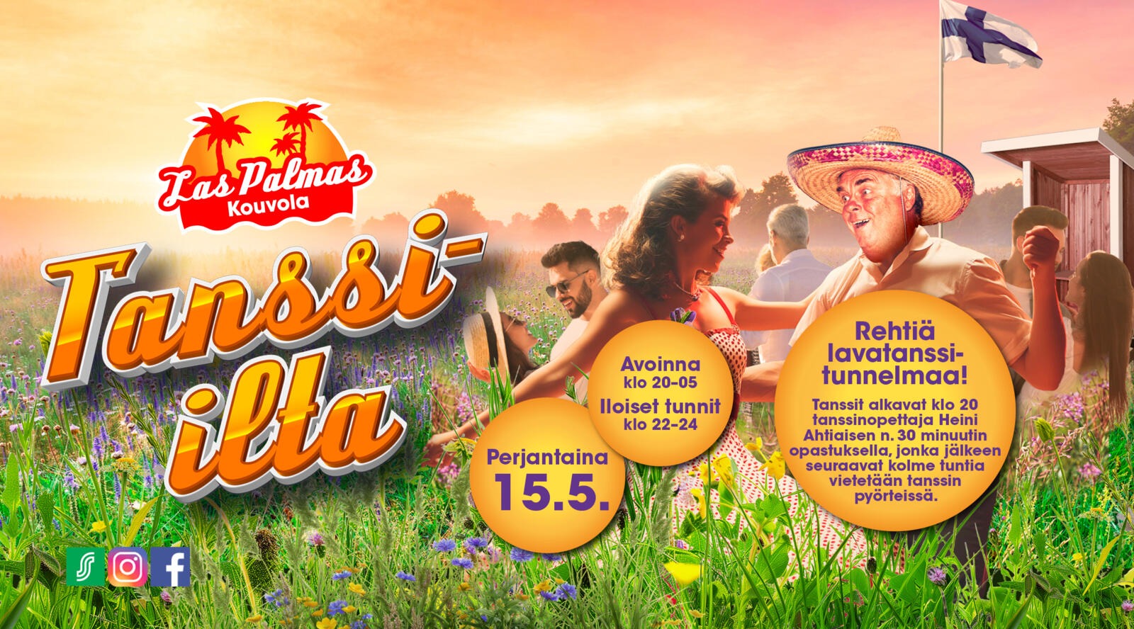 Ulkoalue, jossa on ruohoista kenttää ja kukkia. Taustalla näkyy saunarakennus ja Suomen lippu.