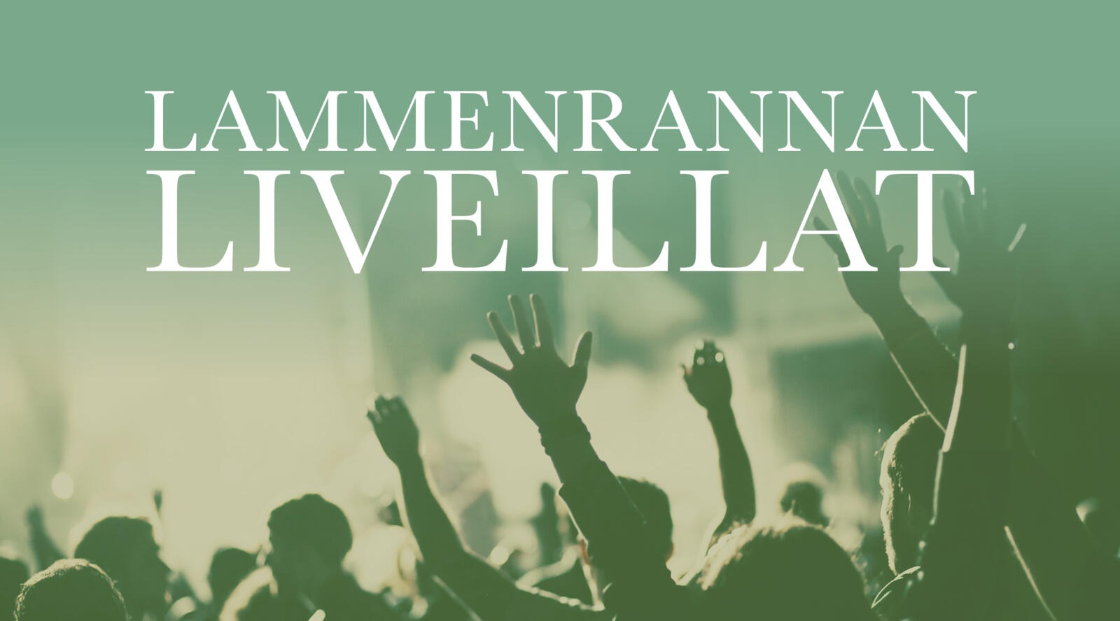 Yleisöä konsertissa kädet ylhäällä.