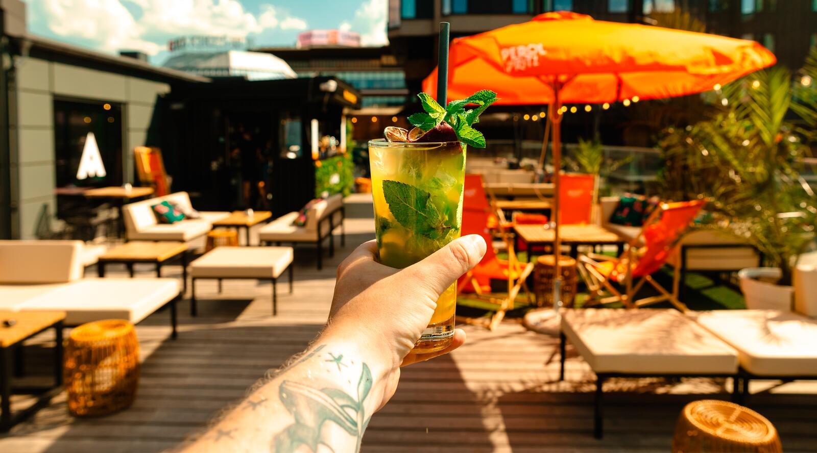 Kuva alkoholittomasta mojitosta Amarillon kesäterassilla