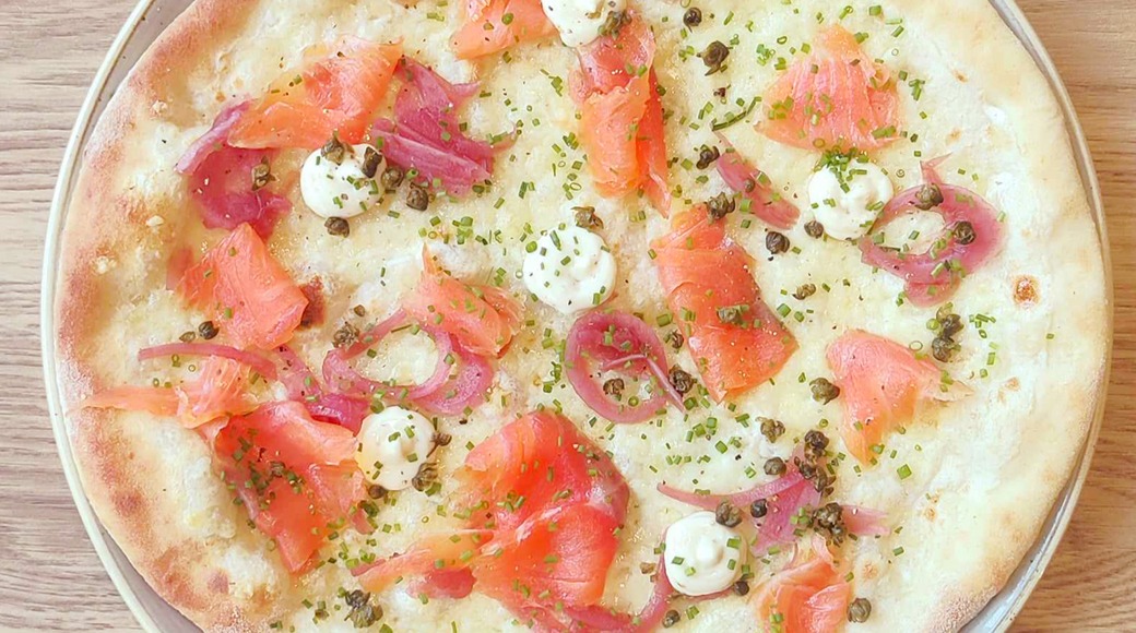 Kylmäsavulohipizza