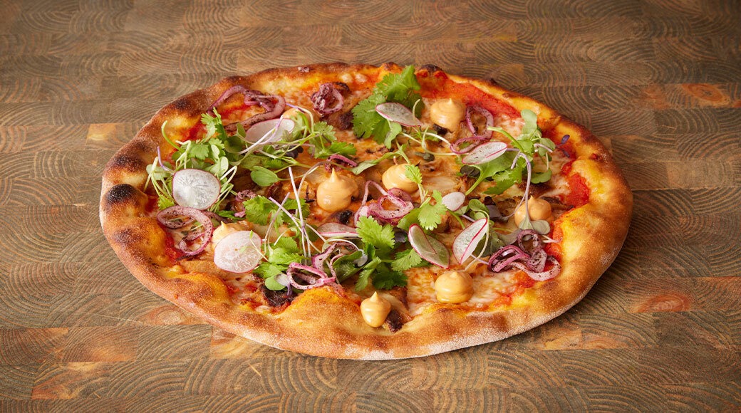 Chicken kebab pizza