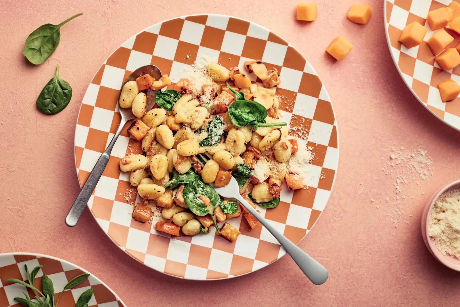 Helppo kurpitsa-gnocchipannu