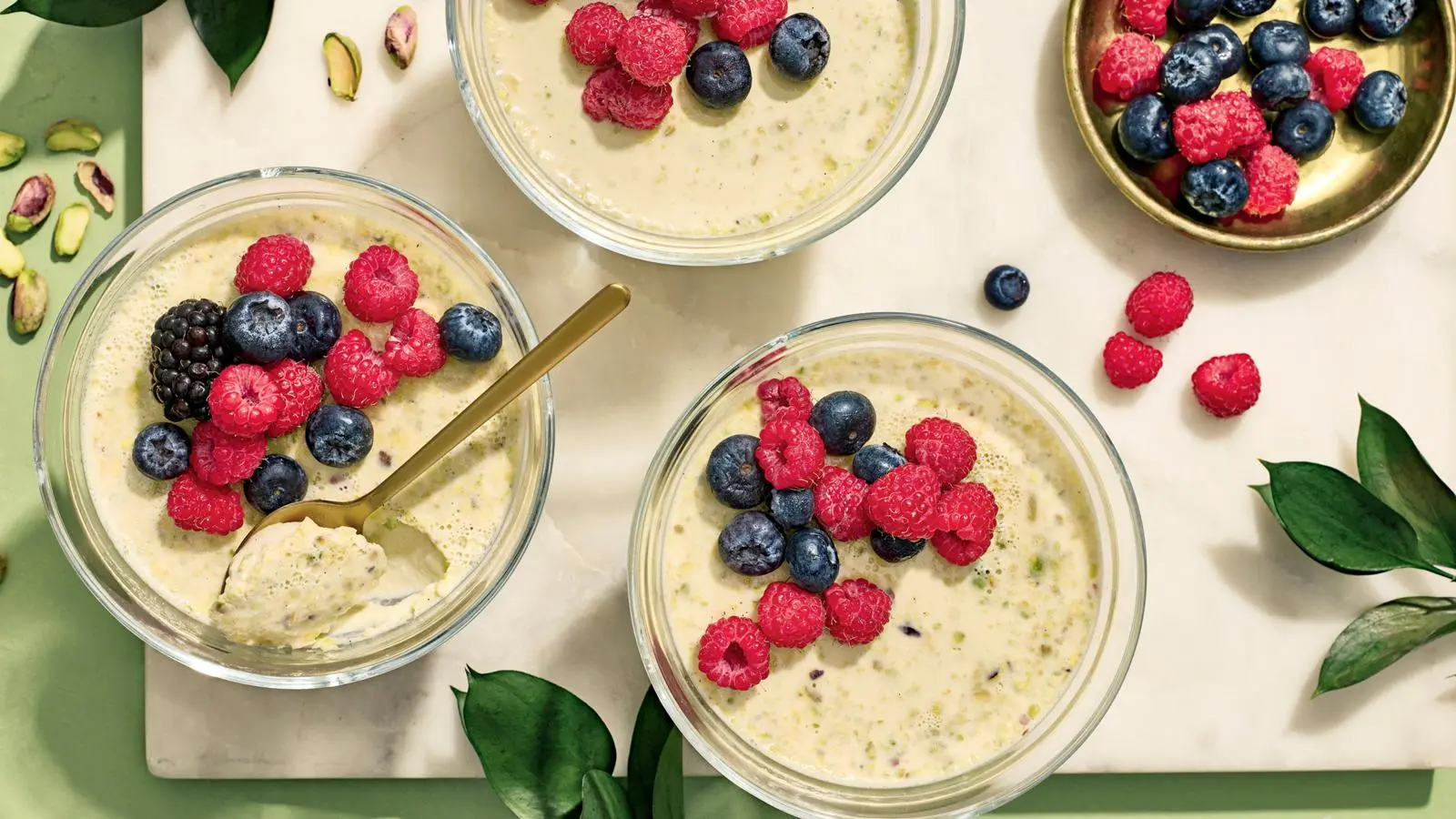 Helppo pistaasipannacotta