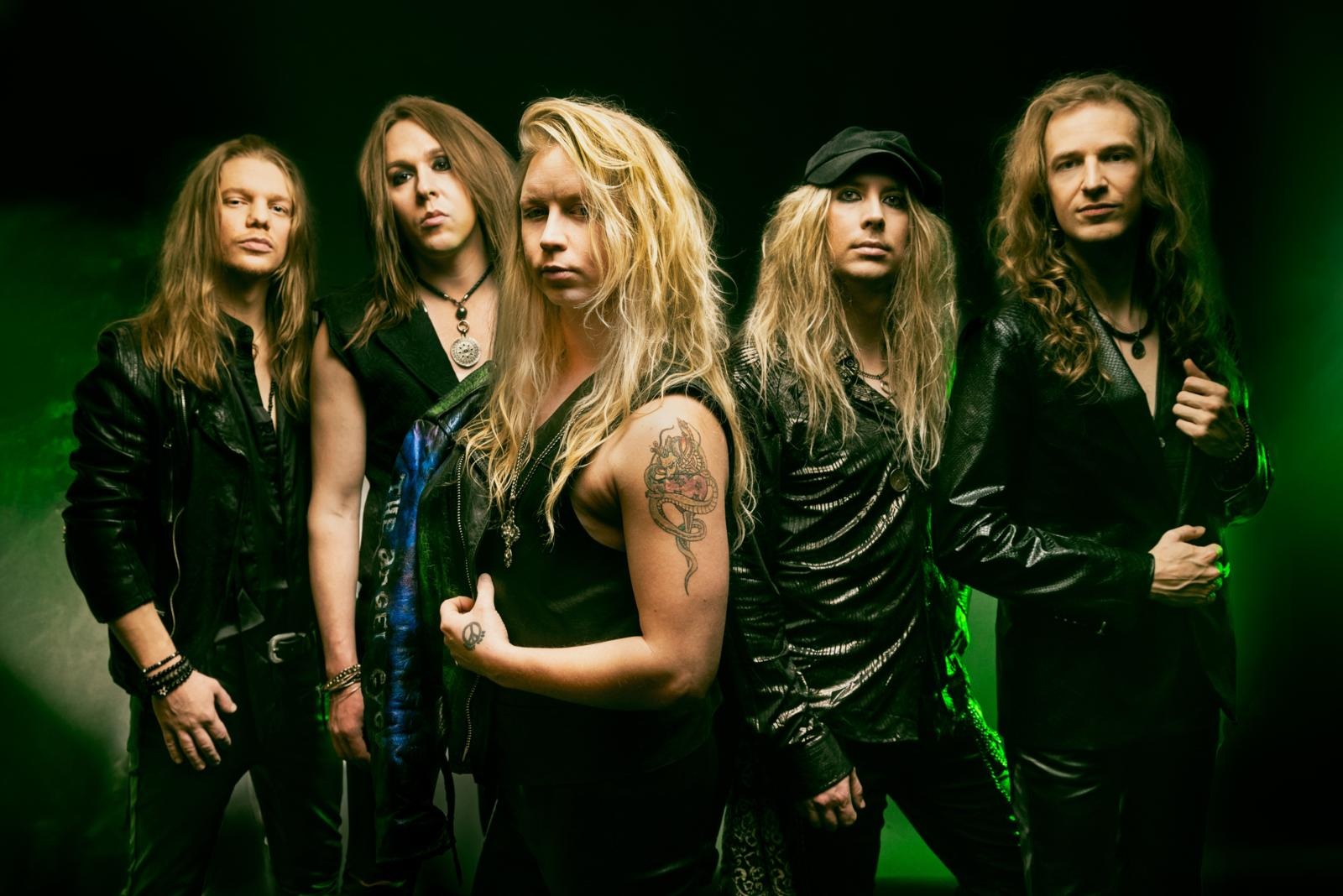 HOPHAUS LIVE: SHIRAZ LANE w/ VIOLET GARDEN