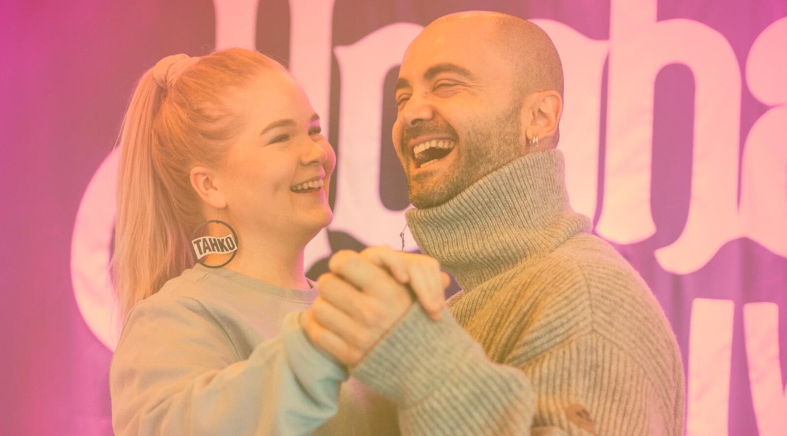 Lavatanssiopetusta Tahkon Sinkkuristeilyllä