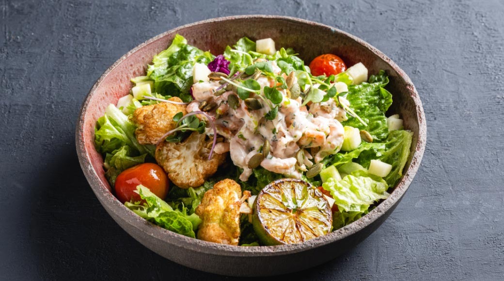 Bruges salad with hand-peeled prawns