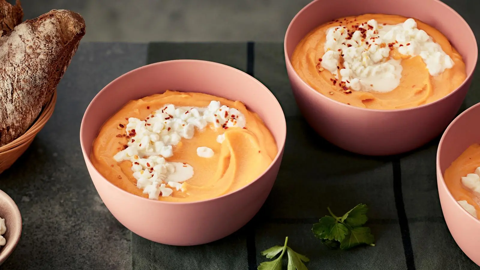 Lämmittävä chili-bataattikeitto