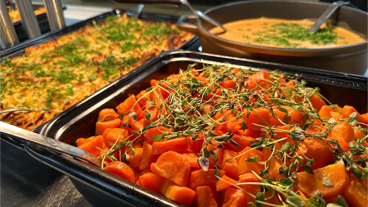 vaihtuva lämmin lounas