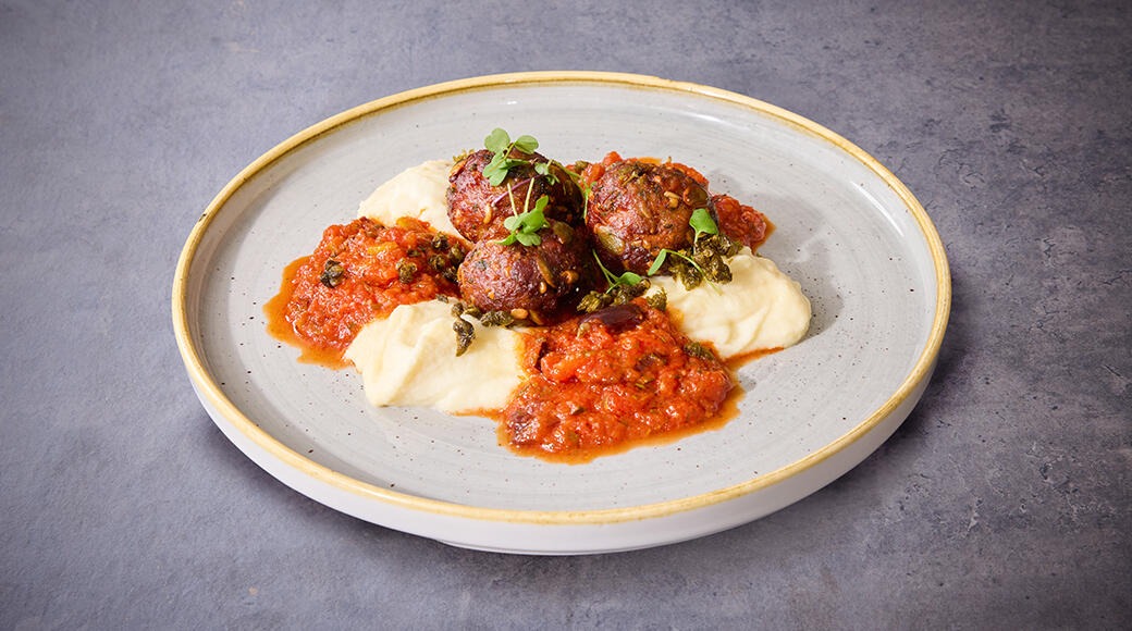 Siemenkasviskroketit, selleripyreetä ja tomaatti-oliivikastiketta