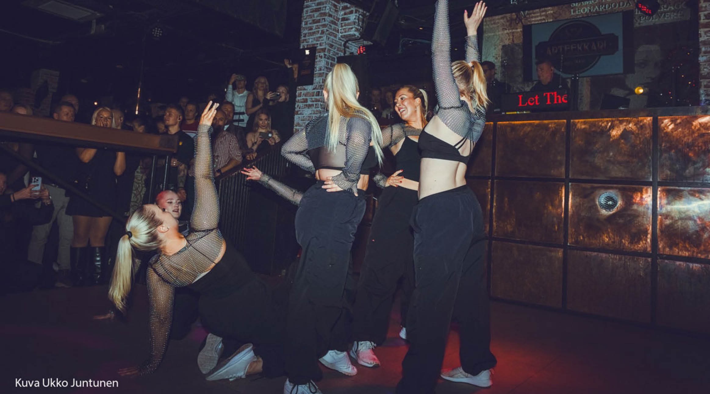 Wibes Dancers dance-show 12.4