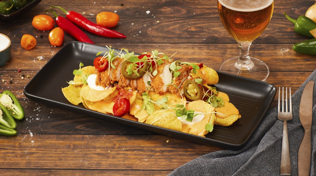 Crispy chicken nachos