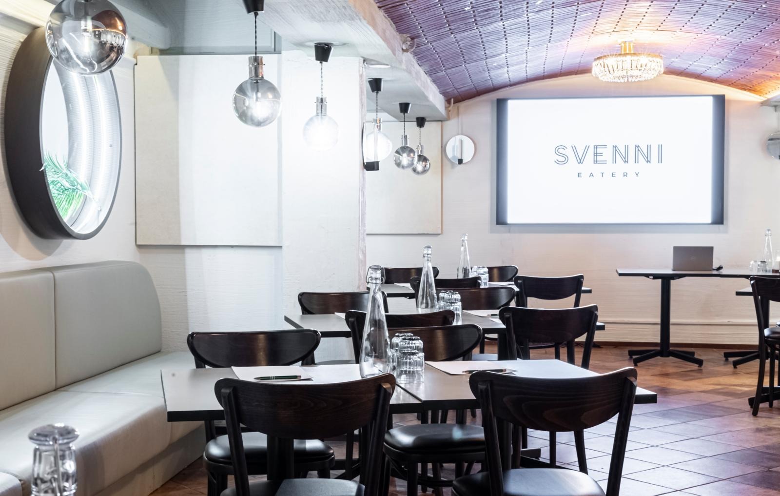 Varaa Svenni kokouskäyttöön