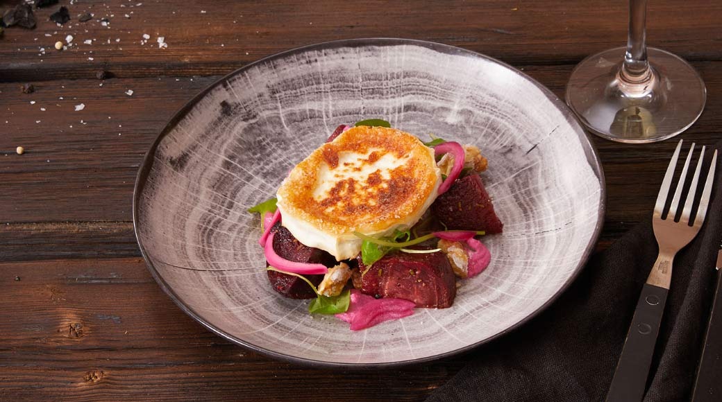 Goat cheese and beetroot