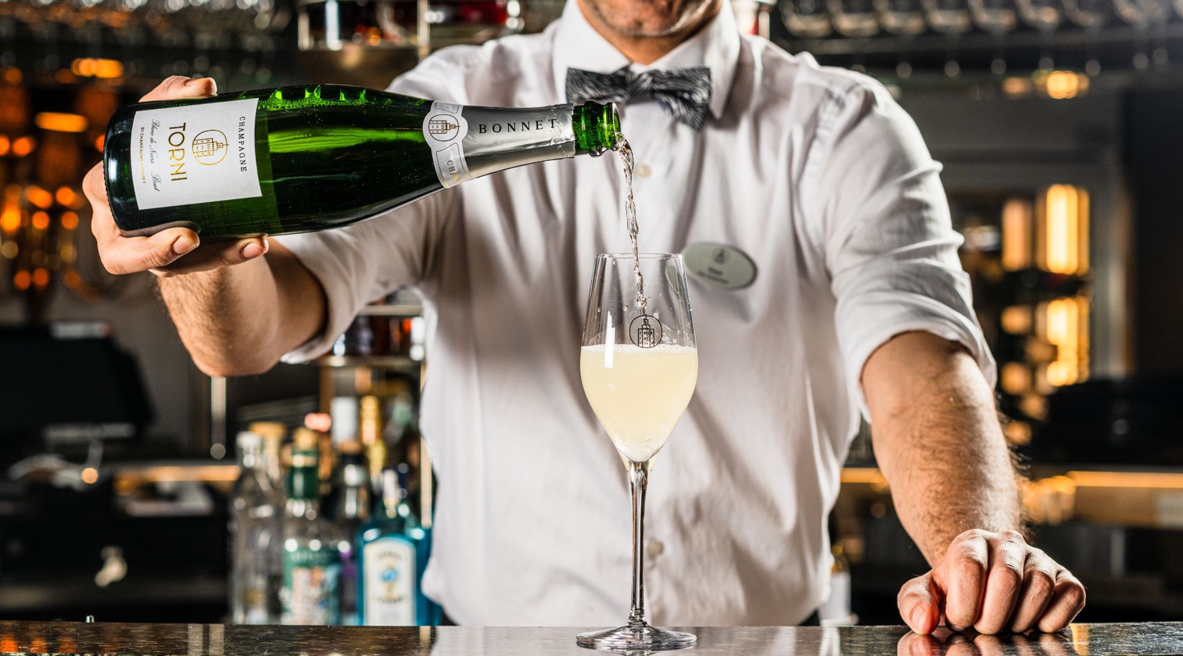 American Bar Tornin oma shamppanja