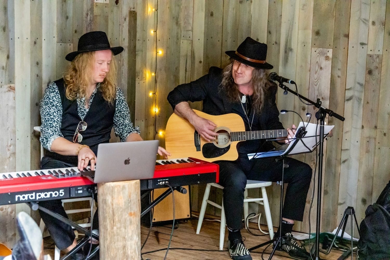 Hophaus Oktoberfest live: Juho Kela & Pepe Sedergren
