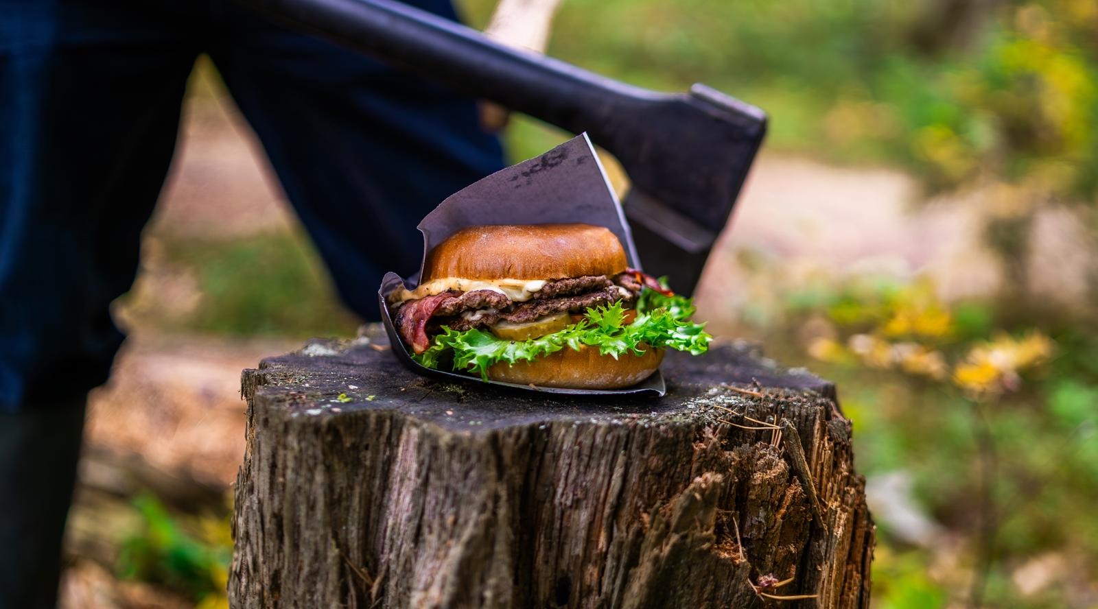 KiniBurger 2.0 saatavilla Joensuun Amarillosta.