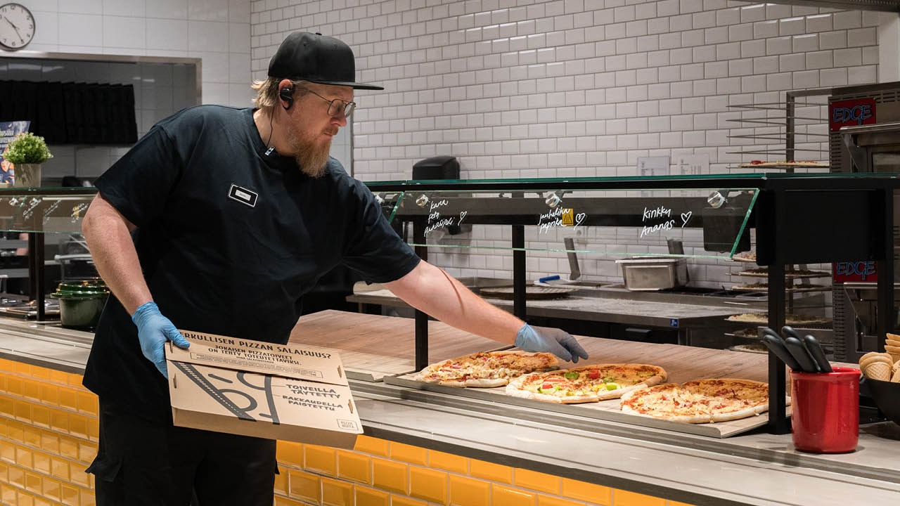 Pizzoja voi nauttia paikan päällä buffetissa tai ottaa mukaan take awayna.