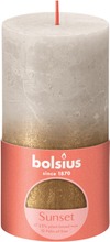 Rustiikkinen Bolsius-Pöytäkynttilä On Läpivärjätty Ja Se Palaa Pitkään Kauniisti. Käytä Kattauksessa, Koristeena Tai Vie Vaikka Lahjaksi. Ei Sisällä Palmuöljyä! (8717847151360)