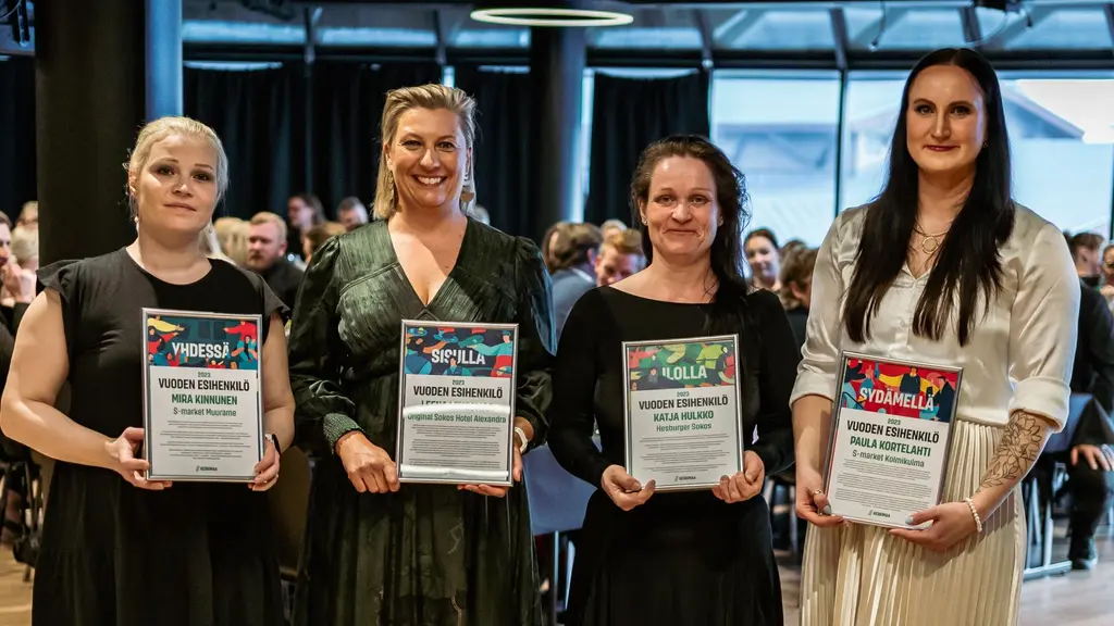 Keskimaan vuoden 2023 esihenkilöt: Mira Kinnunen, Leena Lehosmaa, Katja Hulkko ja Paula Kortelahti.