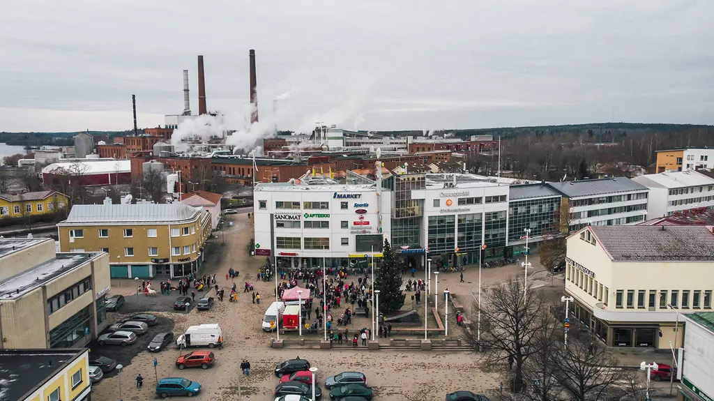 Ilmakuva Koskikaran ostoskeskuksesta