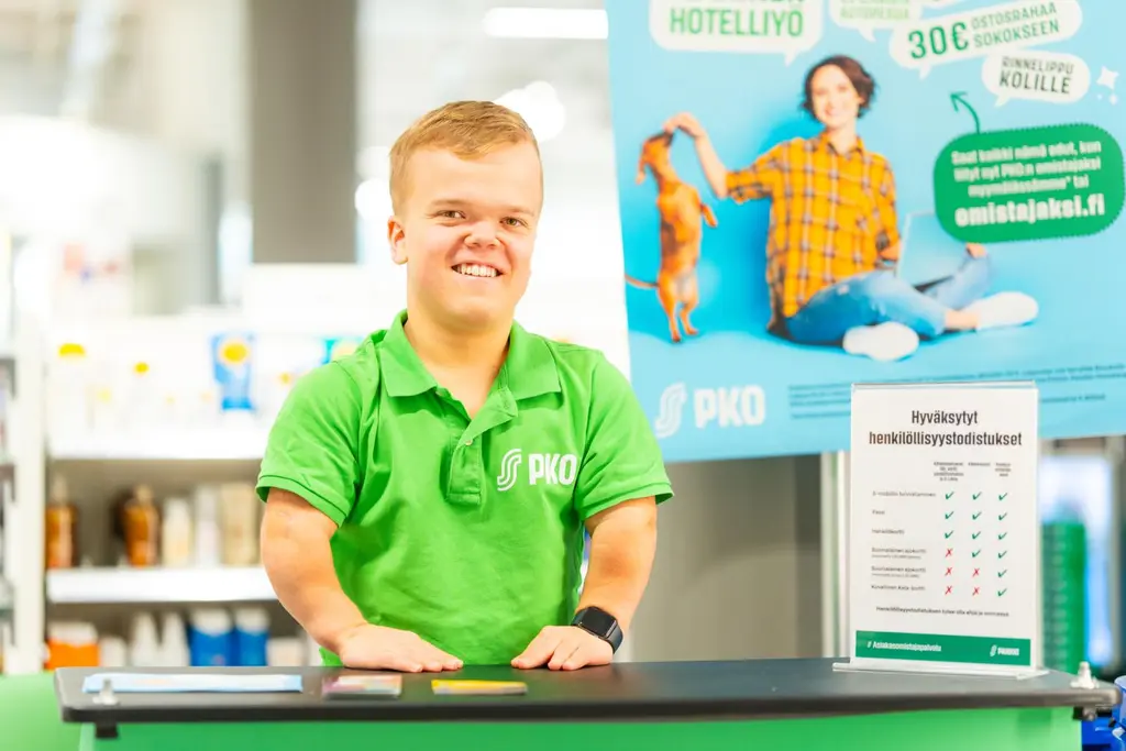 Mobiilineuvoja Joose Jeskanen kesätöissä PKO:ssa kesällä 2024