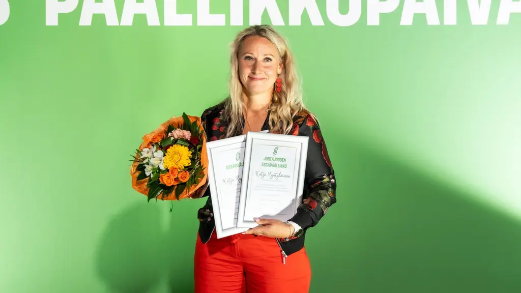 Vuoden 2024 Ässäpäällikkö Katja Hyötyläinen.
