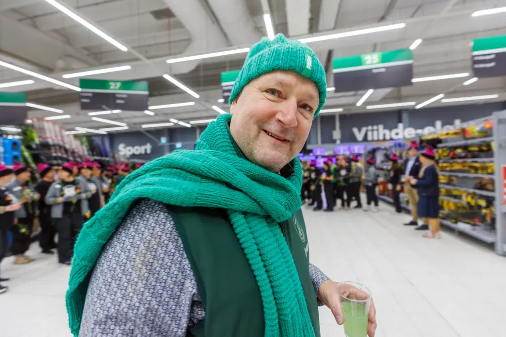 Entinen Prismajohtaja Jouni Ruotsalainen Kuopion Prisman 30-vuotissyntymäpäivillä