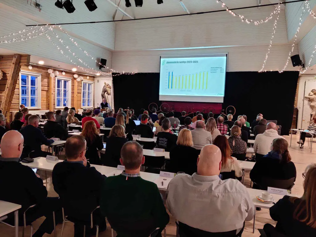 Eekoon edustajisto kevätkokouksessa 2024