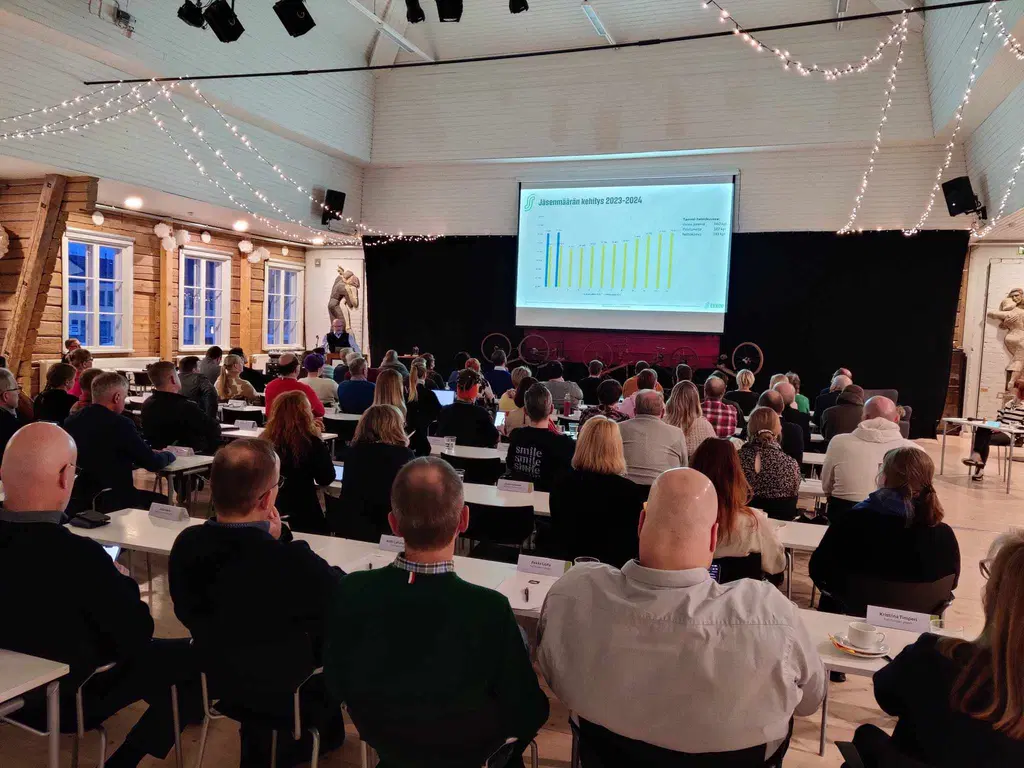 Eekoon edustajisto kevätkokouksessa 2024