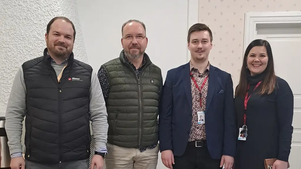 Leppäveden liikekiinteistön oston esisopimuksen allekirjoittamistilaisuus