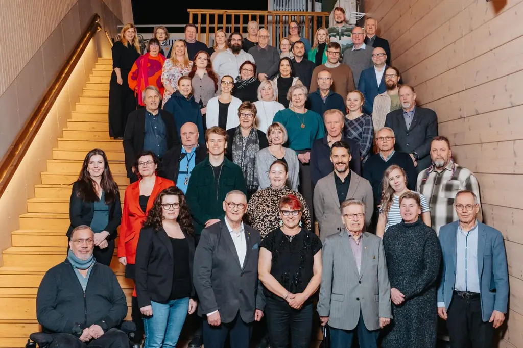 Edustajisto kuvattuna 4.12.2025