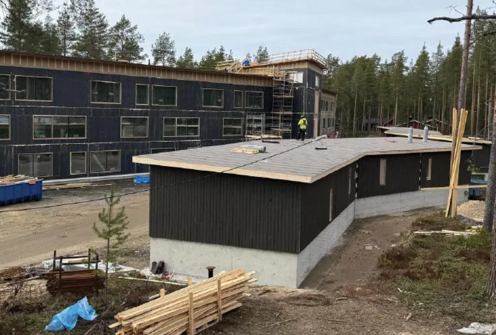 Kuva rakenteilla olevasta hotellista