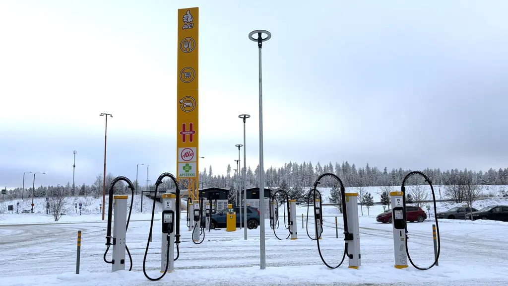 ABC Hirvaskankaan uusi latausasema 