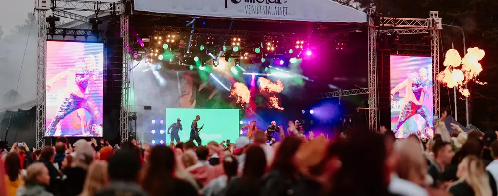 Käärijä Venetsialaisten lavalla vuonna 2024.