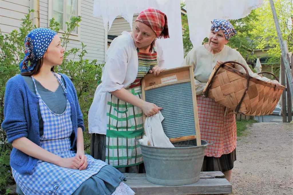 Näytelmässä 3 naista tamperelaisessa työläiselämässä kesällä 1935