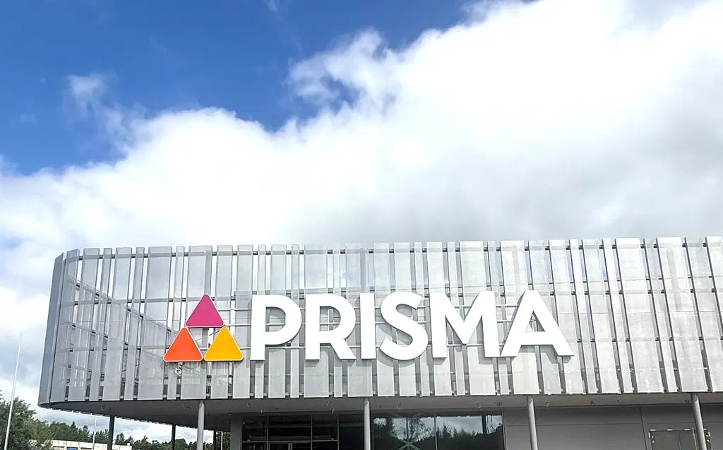 Käynnissä olevista investointihankkeista ensimmäisenä valmistuu Prisma Naantali, jonka avausta päästään juhlistamaan 17.9.2026. 