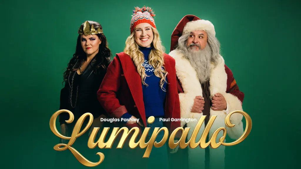 Kolme näytelmän hahmoa poseeraa kameralle. Isolla teksti "Lumipallo"