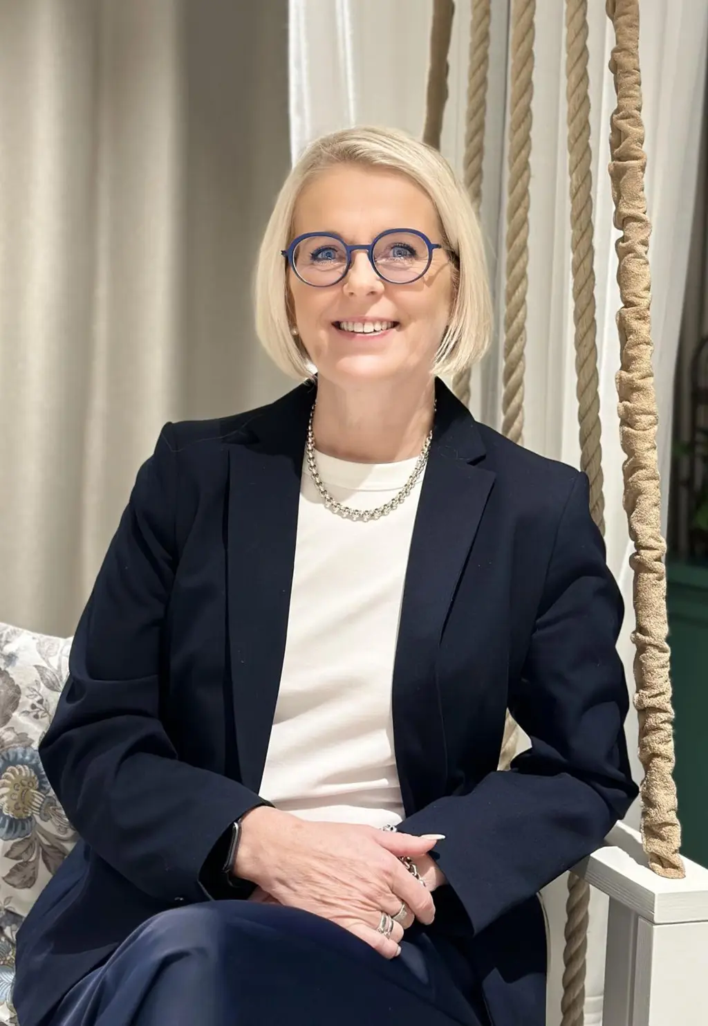 Tarja Jalonen istumassa