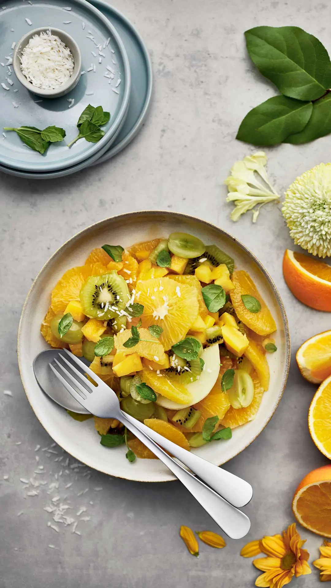 Talvinen hedelmäsalaatti appelsiinista