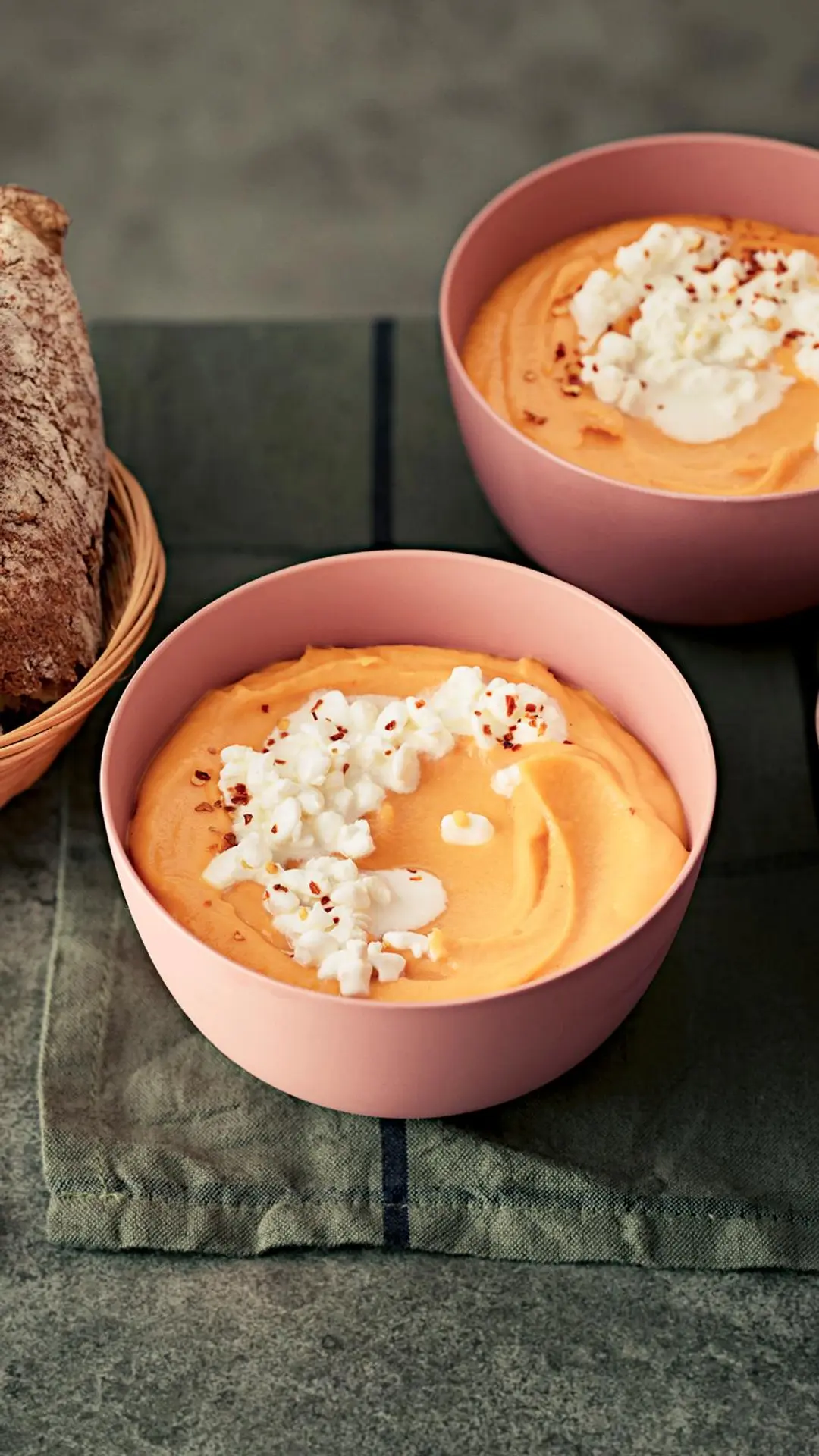 Lämmittävä chili-bataattikeitto