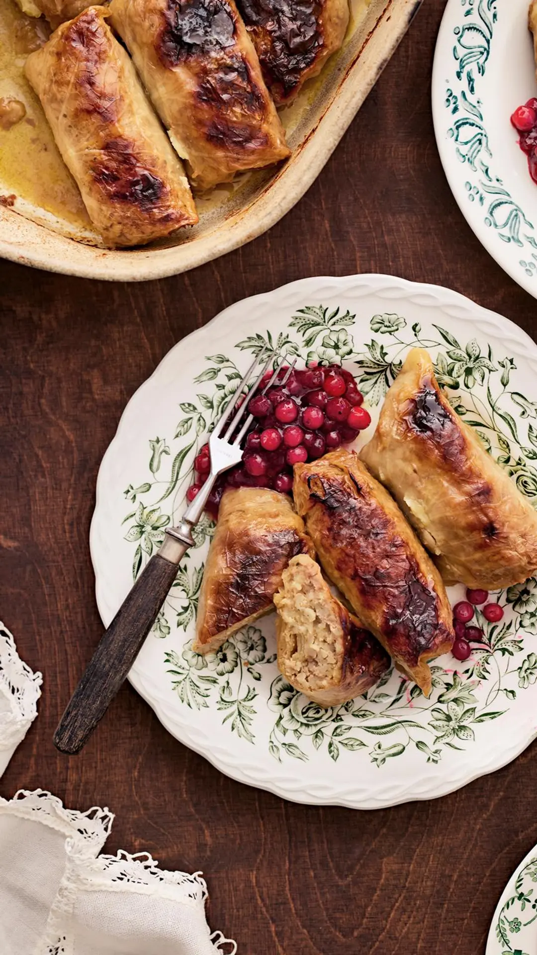 Mummolan kaalikääryleet ja puolukkasurvos