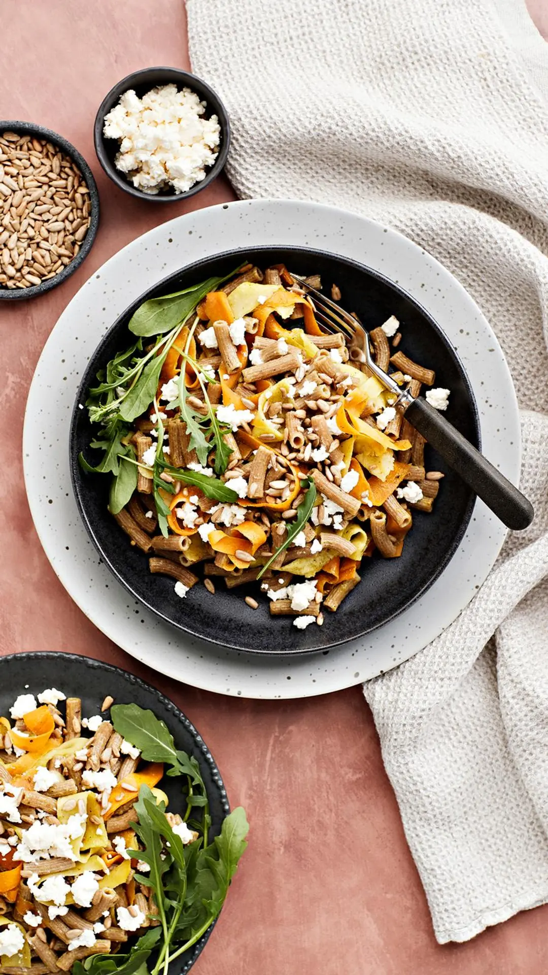 Kaurapasta juureksilla ja yrttiöljyllä