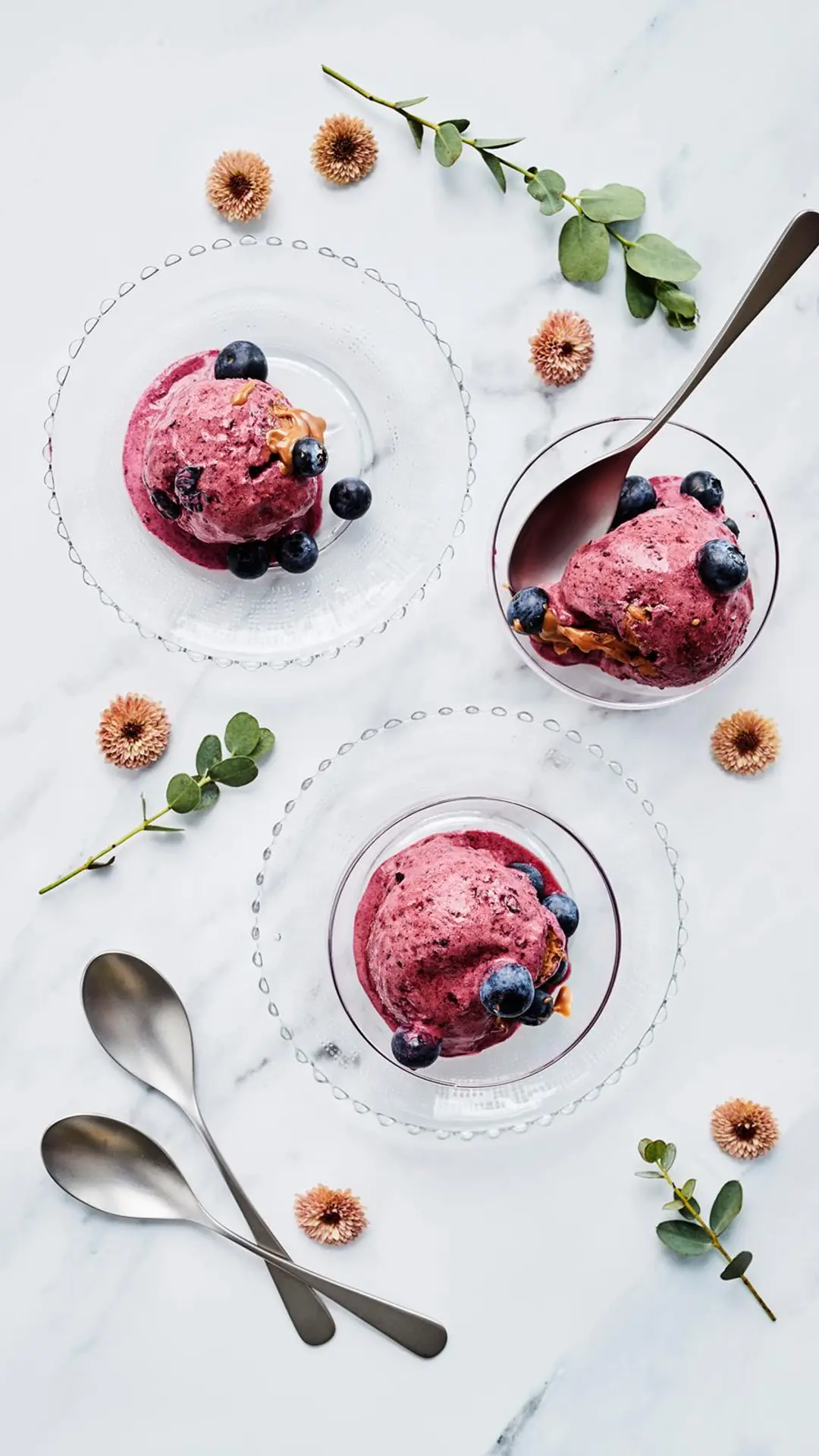 Mustikkapiirakkajäätelö