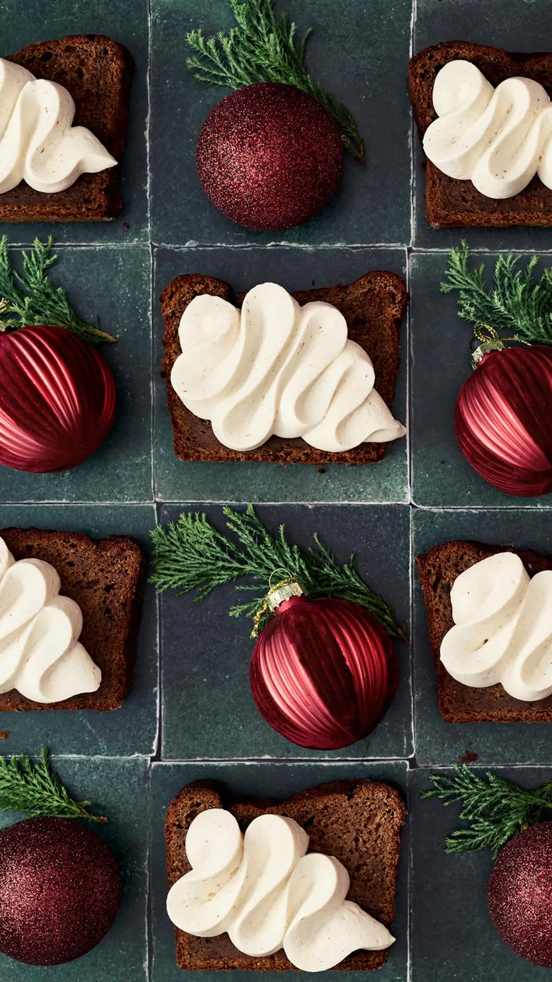 Luumuinen kardemummakakku