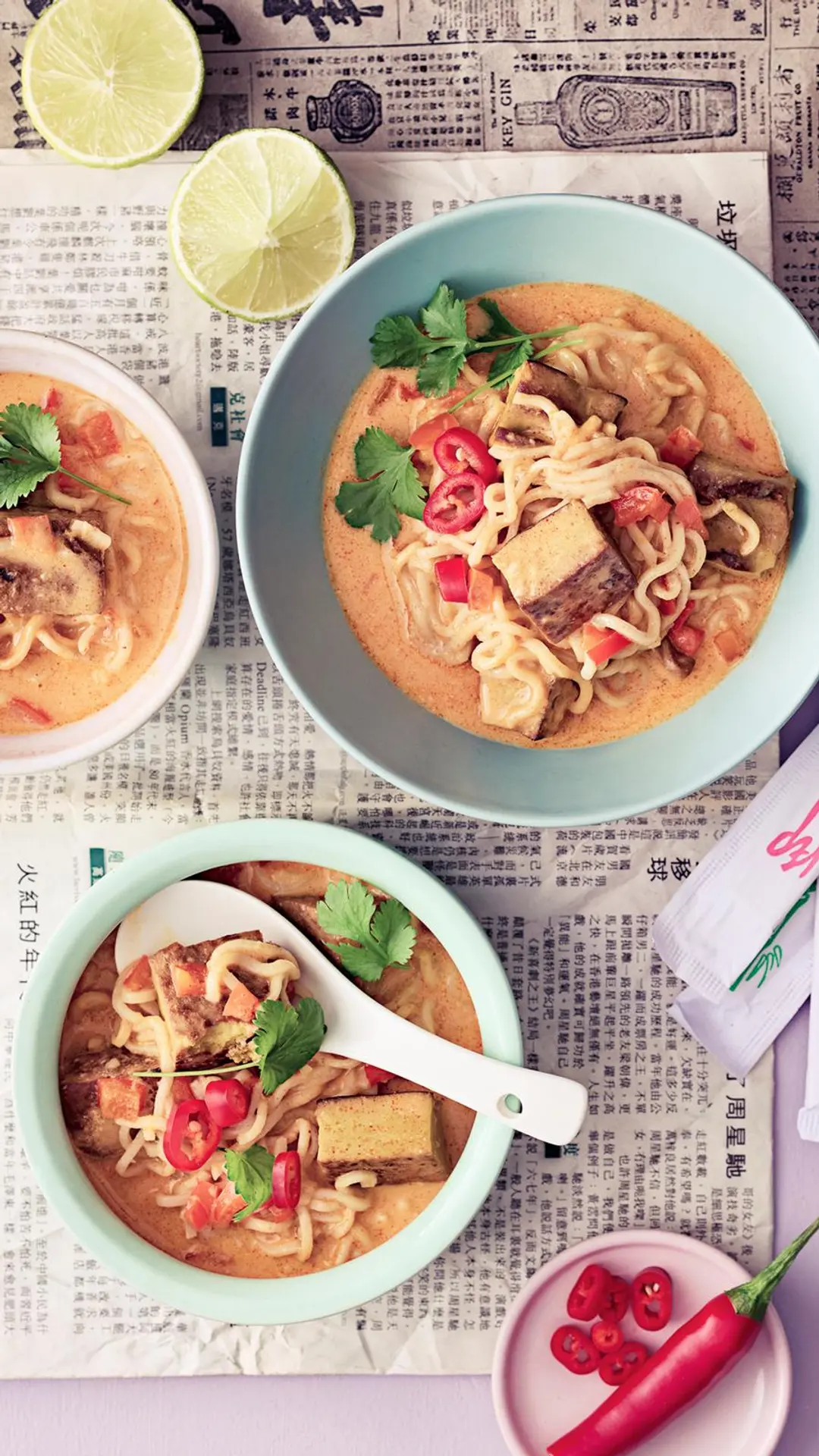 Aasialainen tofu-nuudelikeitto