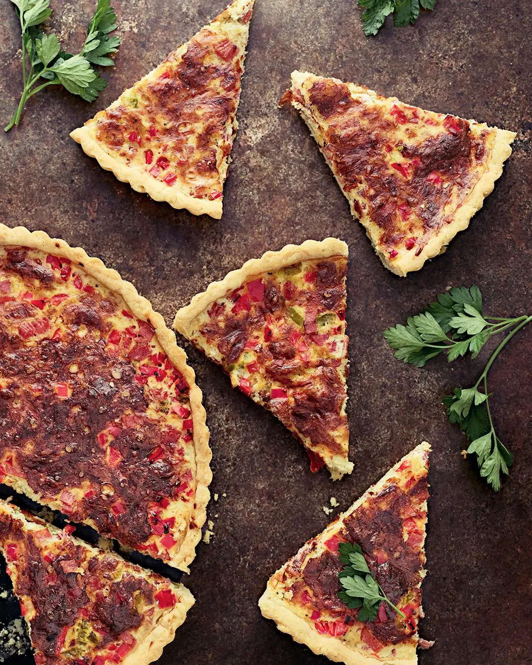 Maukas meetvursti-paprikapiirakka