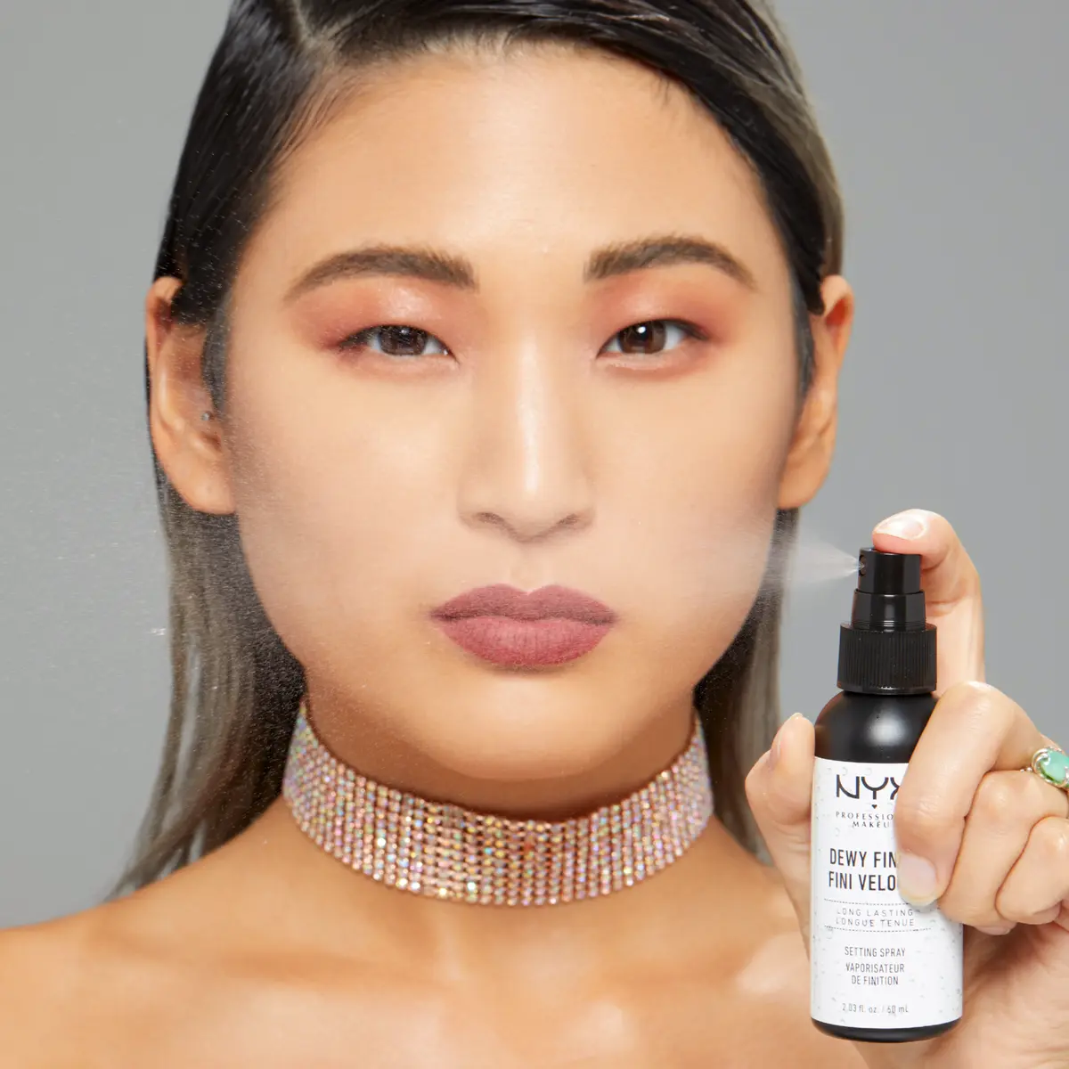 NYX Professional Makeup Make Up Setting Spray Dewy Finish meikinkiinnityssuihke 60 ml