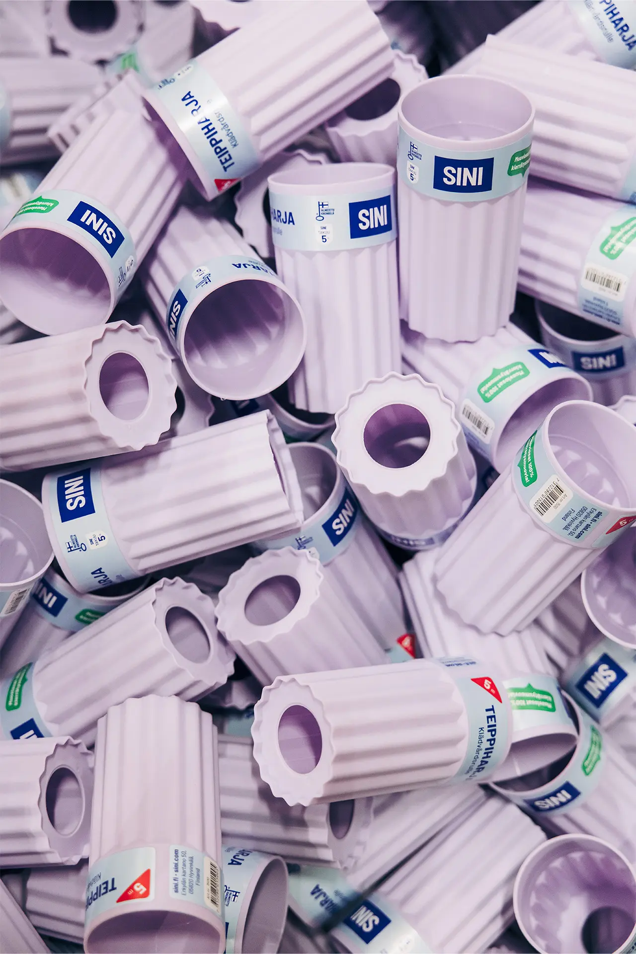 Sinituotteen teippiharjoja.