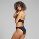 Dedicated Sanda bikinialaosa